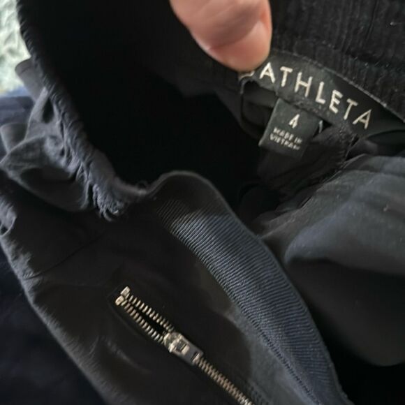 Athleta Black Mod Trekkie Shorts 4 - Picture 6 of 6